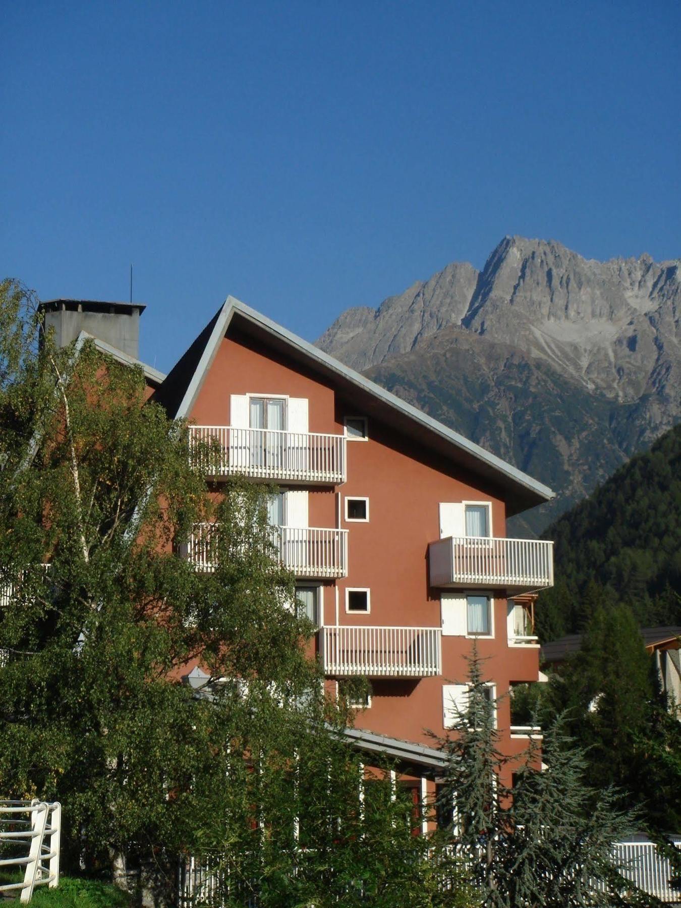 Hotel Mirella Ponte Di Legno Exterior foto